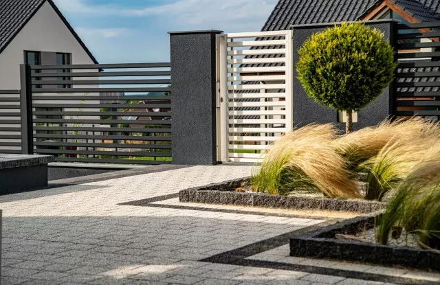 xwroclaw_-_nowoczesne_ogrodzenie_o_unikalnych_wlasciwosciach_10_640x415_1.jpg.pagespeed.ic.pSqc9CA61l