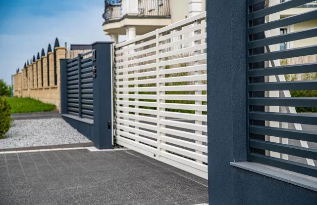 xwroclaw_-_nowoczesne_ogrodzenie_o_unikalnych_wlasciwosciach_15_640x415_1.jpg.pagespeed.ic.kGtgzHL8Mz